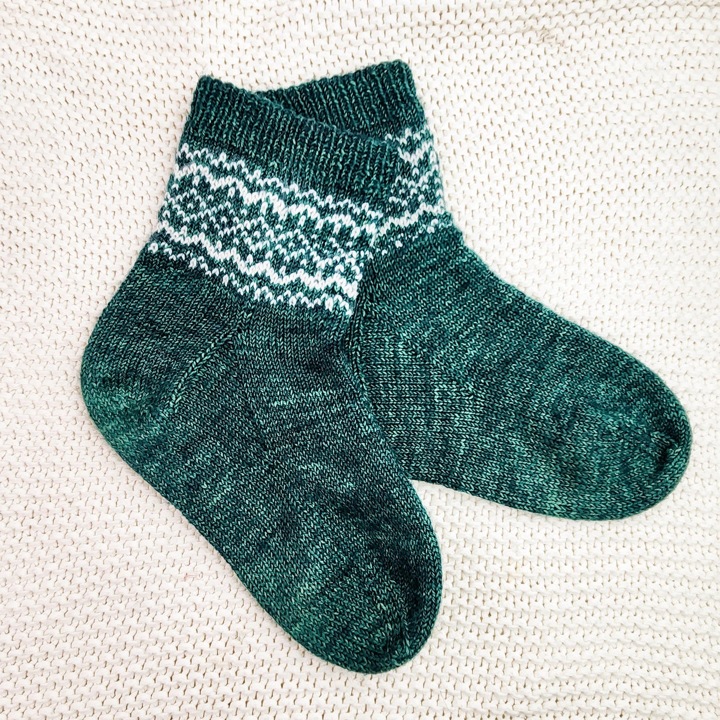 KNITTING PATTERN - Snow Days Socks