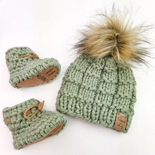 Green Knit Baby Hat with Matching Booties - Newborn Size