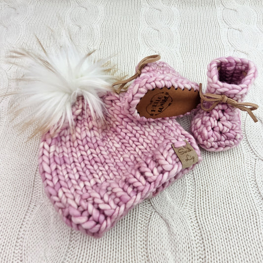 Hat and Booties Set - 0-3 months - Pink