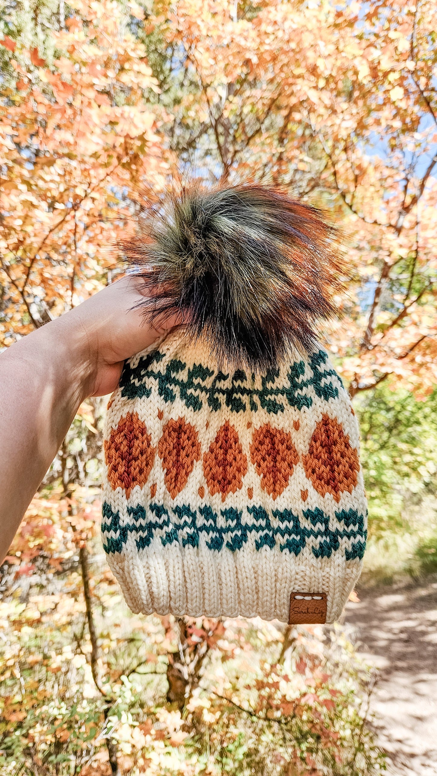 KNITTING PATTERN - Changing Leaves Beanie